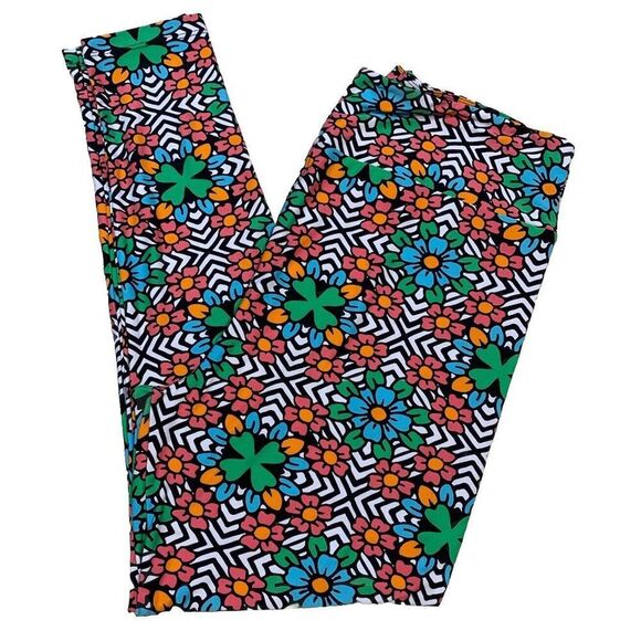 LuLaRoe Womens Leggings Size TC2 Black Shamrocks Clovers Floral Plus 18+ NWT - Picture 1 of 4